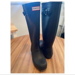 Hunter Tall Rain Boots: Navy